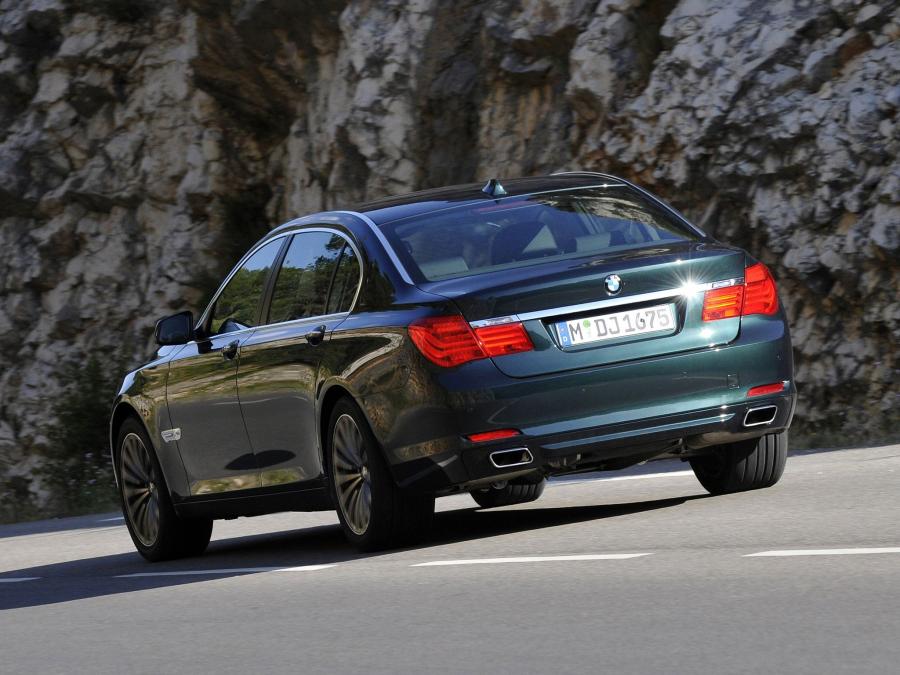  BMW 750Li xDrive 2008 года  (фото 11 из 16)